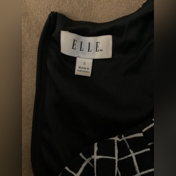 Elle sleeveless midi length black and white dress size 2 - Picture 3 of 3